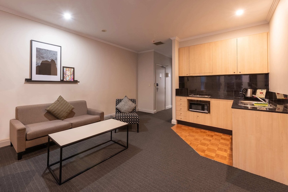 Chic 1 bedroom Apartment in Melbourne CBD — 4-Star Luxury Hotel in Melbourne, Australia