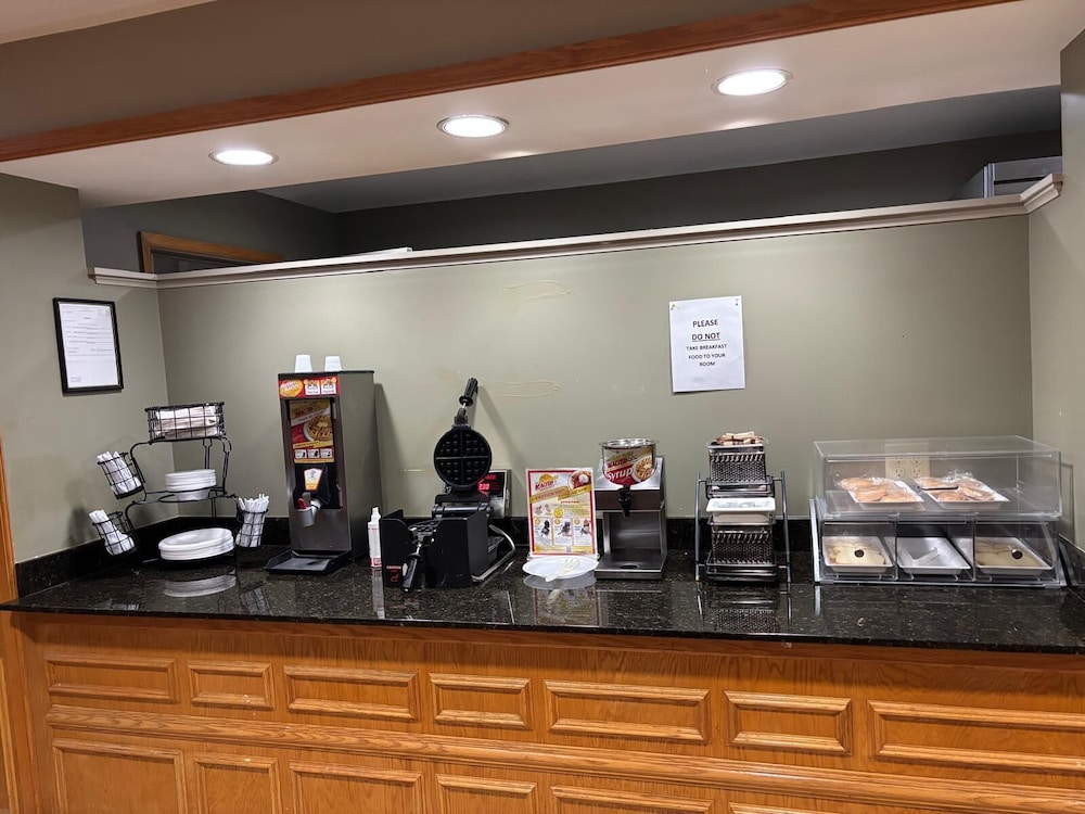 Baymont by Wyndham Fort Wayne Northwest - photo 28