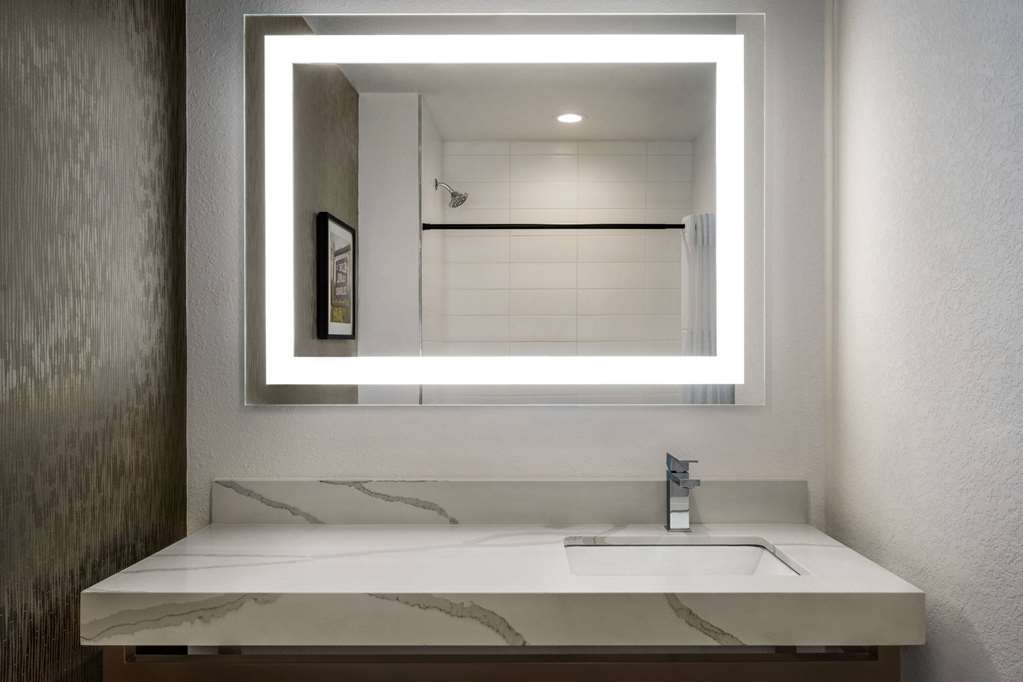 La Quinta Inn & Suites by Wyndham Denver Parker - photo 34