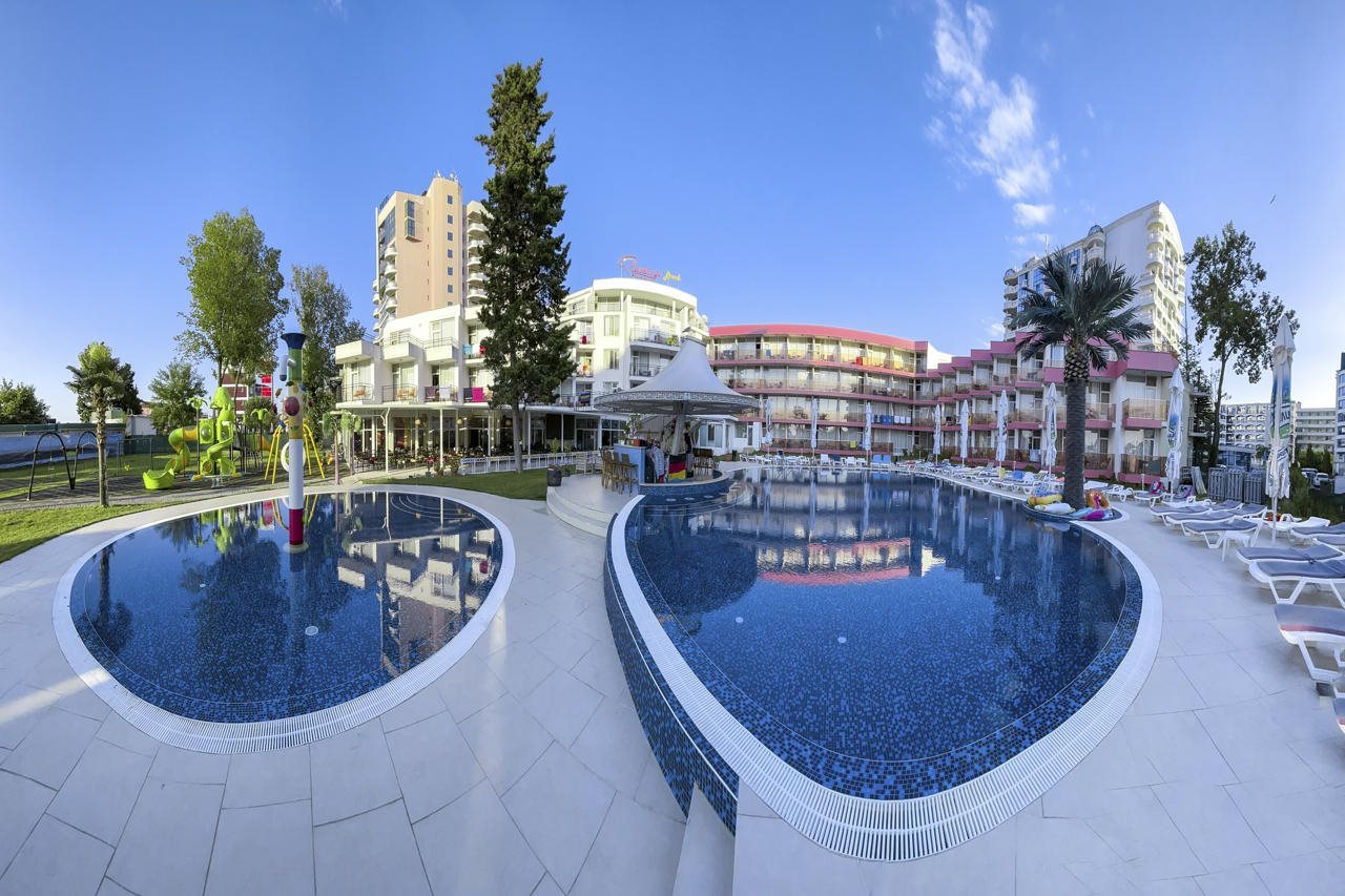 Flamingo Beach Hotel - carbon neutral hotel in Nesebar