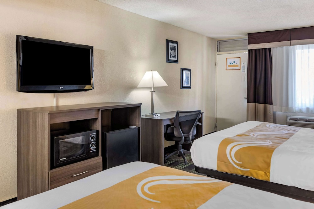 Quality Inn Barstow Route 66 - photo 28