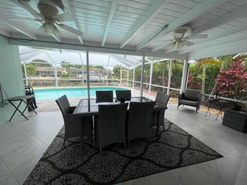 The Happy Pelican — 4-Star Luxury Hotel in Cape Coral, United States