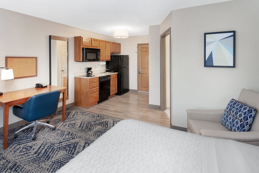 Candlewood Suites Louisville North by IHG - photo 13