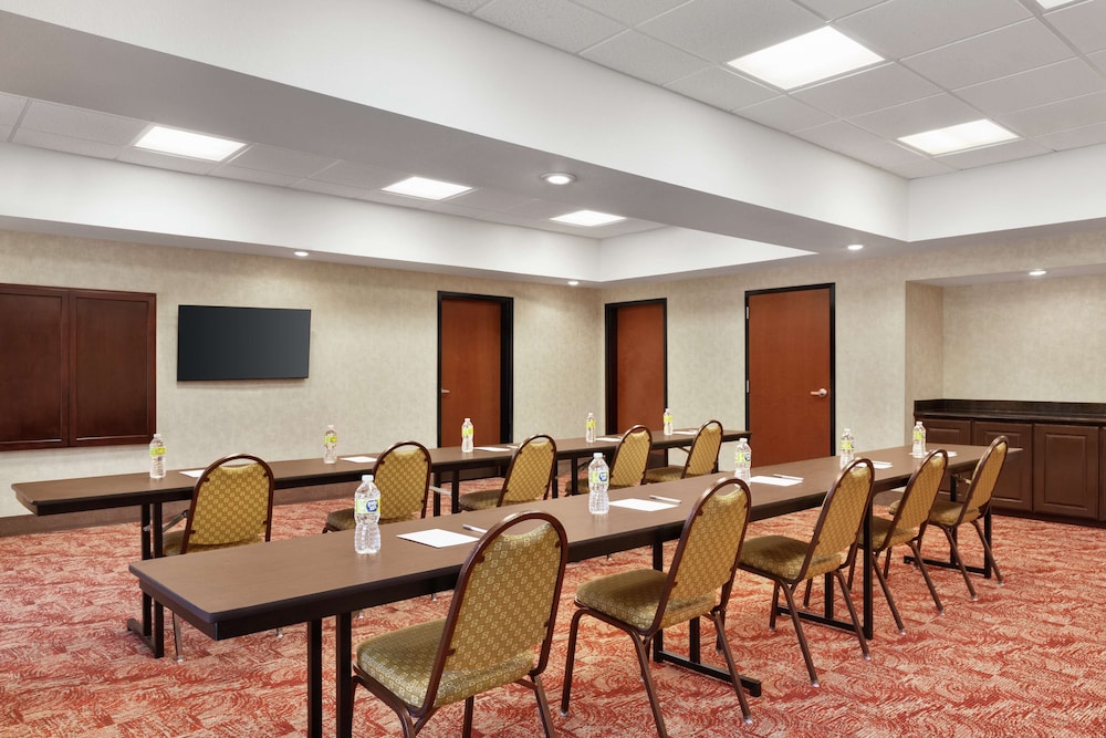 Hampton Inn Sulphur Springs - photo 39