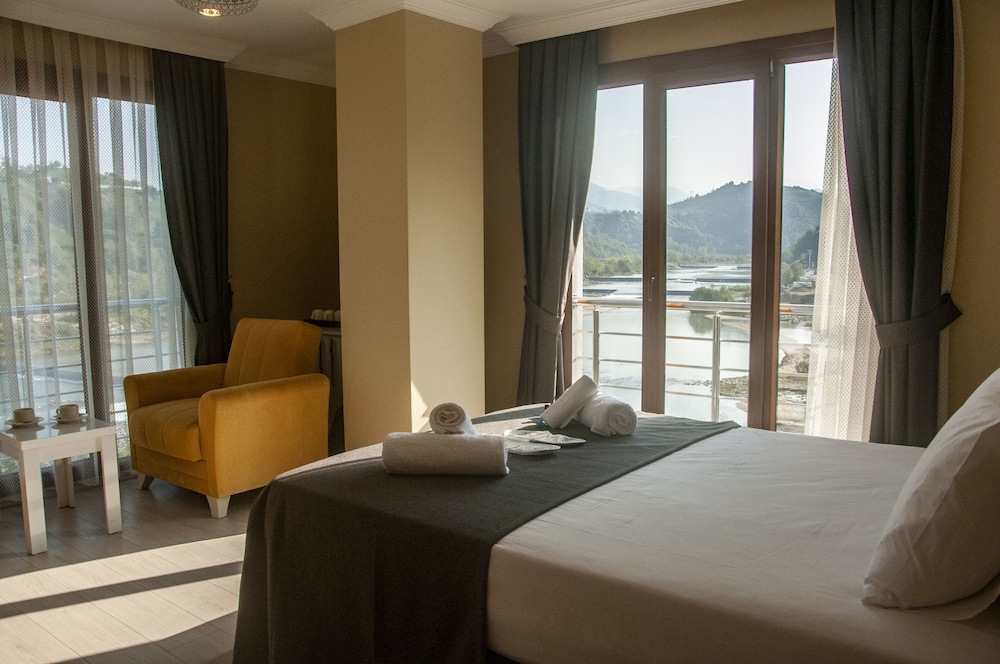 Aziziya Suit Hotel in Ardesen, Turkey