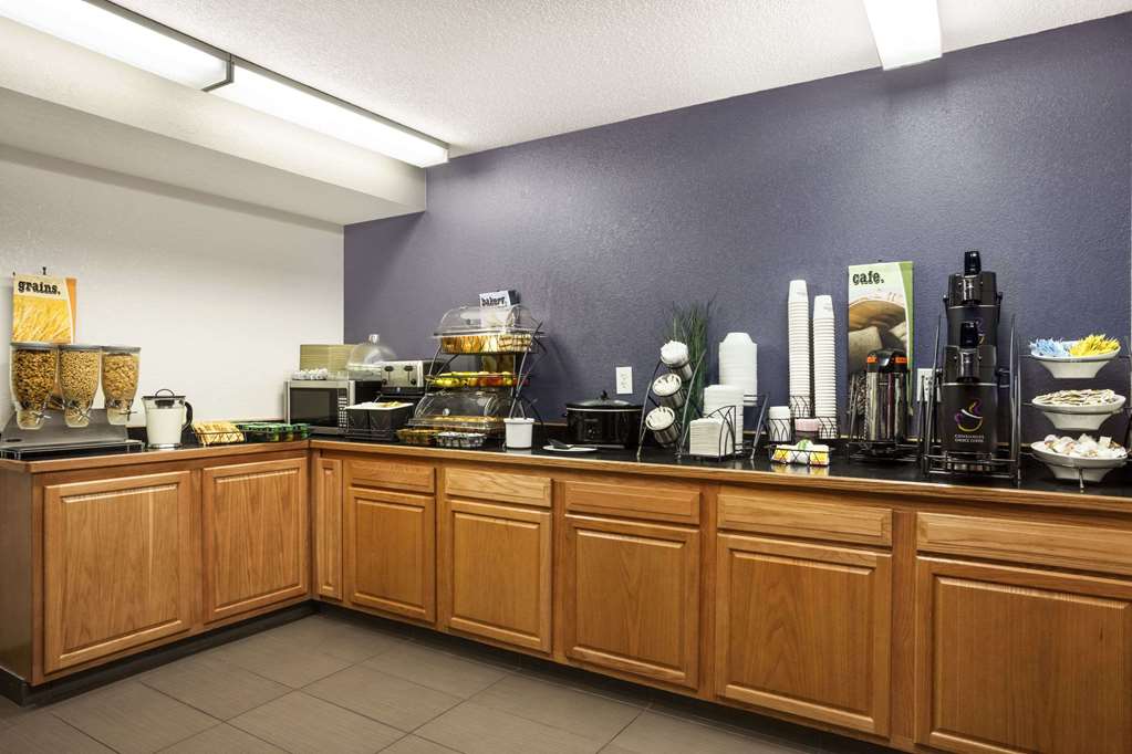 Microtel Inn by Wyndham Louisville East - photo 16
