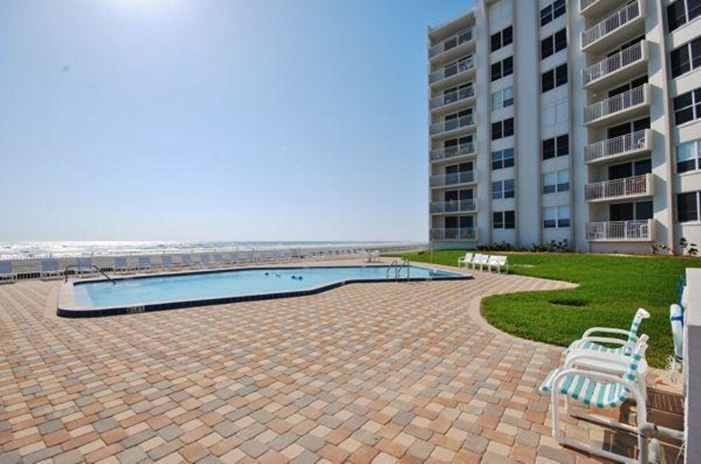 Coronado Towers - photo 17