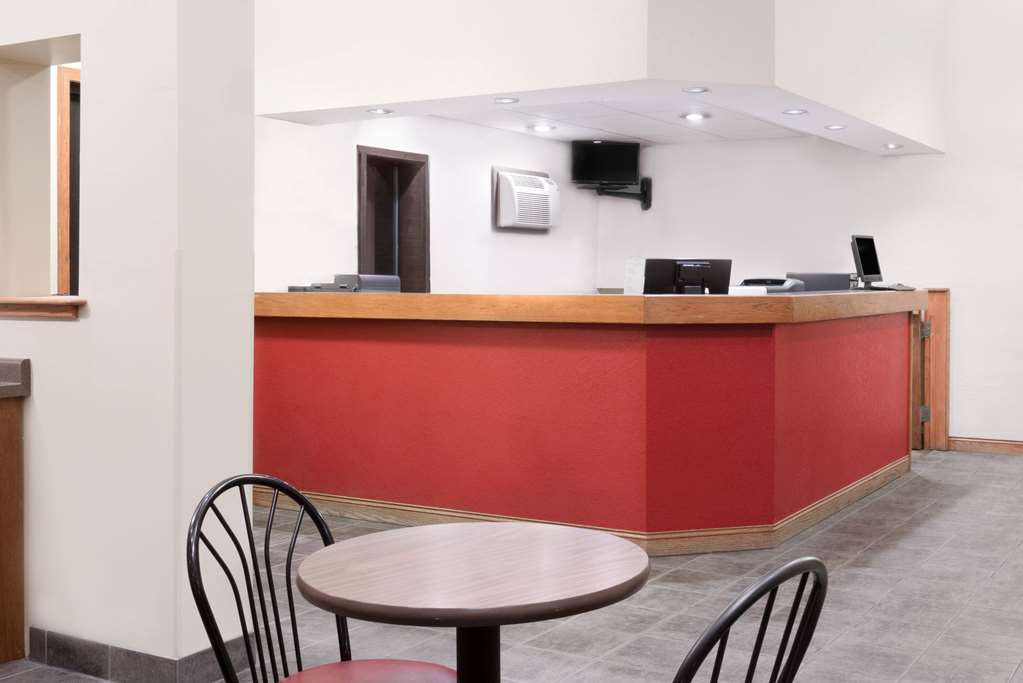 Super 8 by Wyndham Winona MN - photo 3