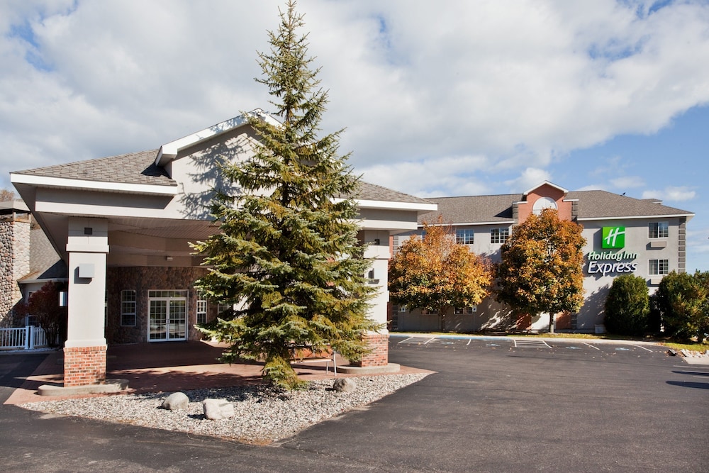 Holiday Inn Express St. Ignace Lake Front by IHG - photo 25