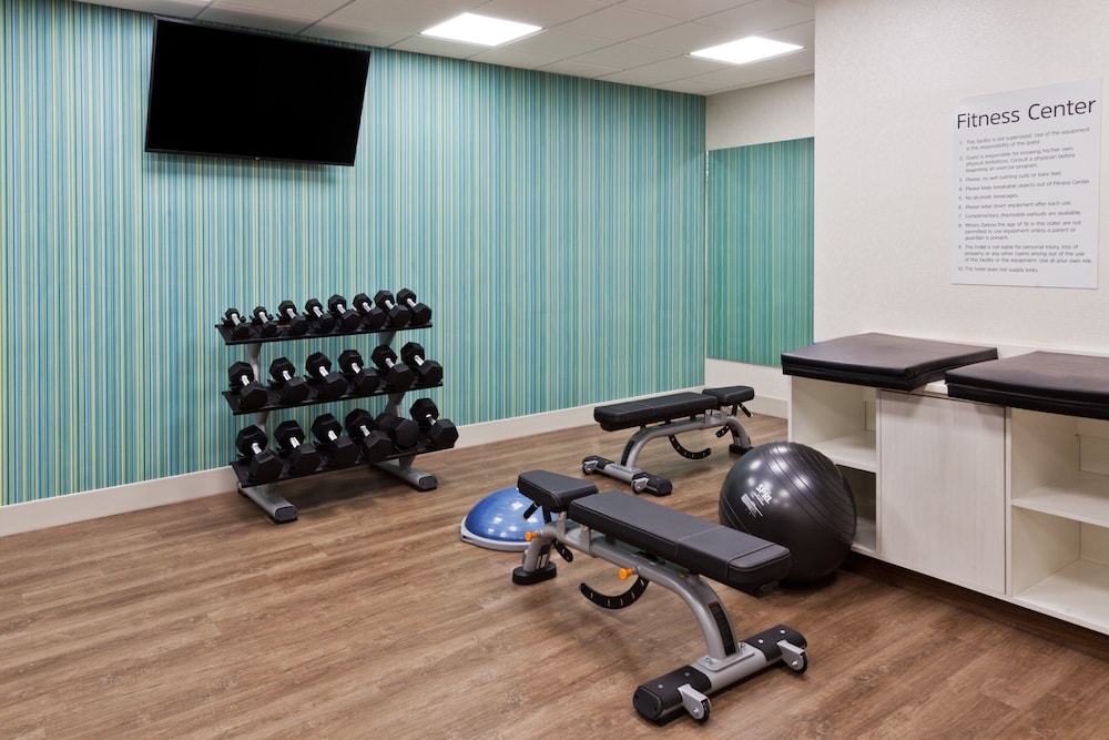 Holiday Inn Express & Suites Fayetteville by IHG - photo 15