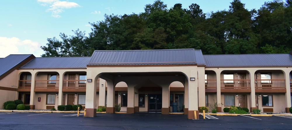 Super 8 by Wyndham Fort Chiswell Wytheville Area - photo 51