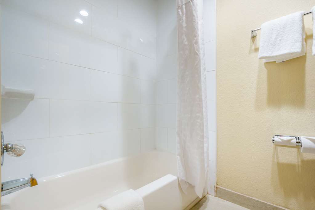 Quality Inn & Suites Florence Cincinnati South - photo 34