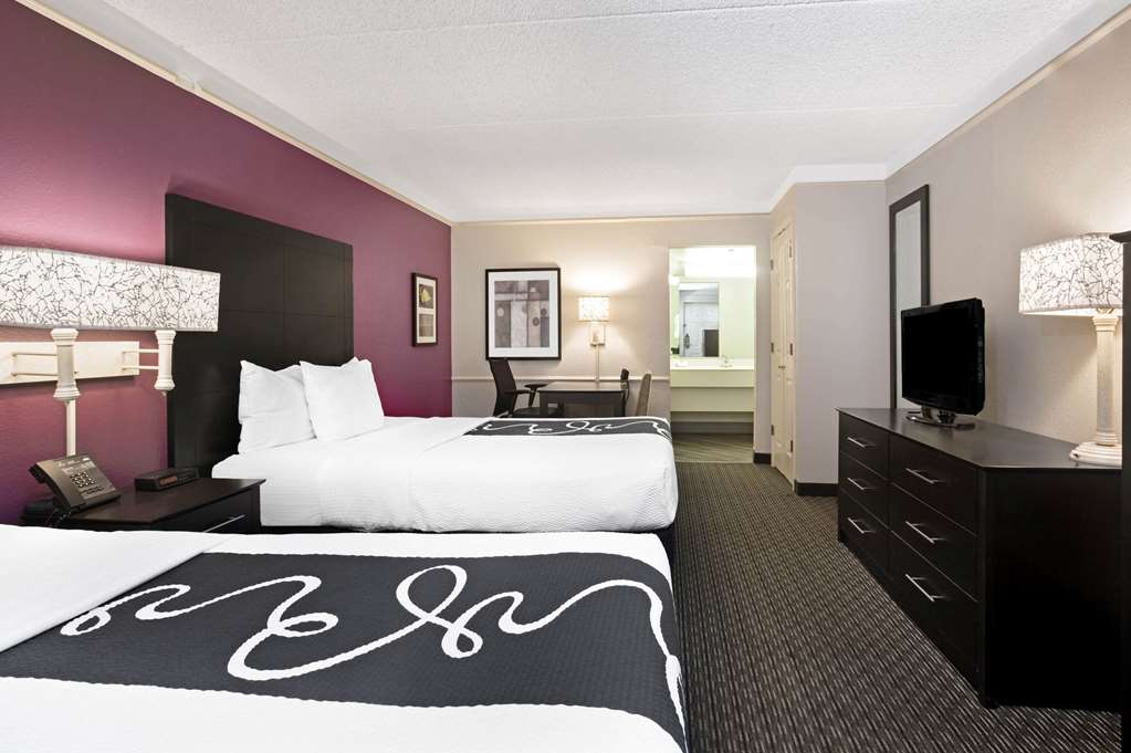 La Quinta Inn by Wyndham Fresno Yosemite - photo 37