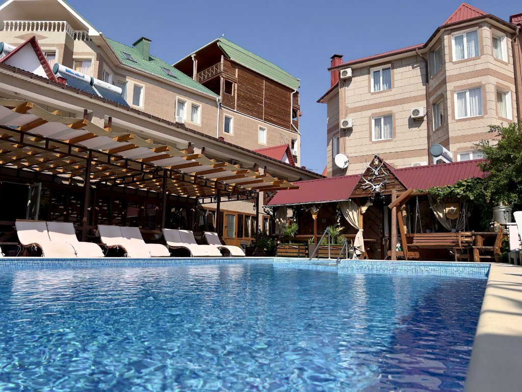 Уют 2 - carbon neutral hotel in Sudak