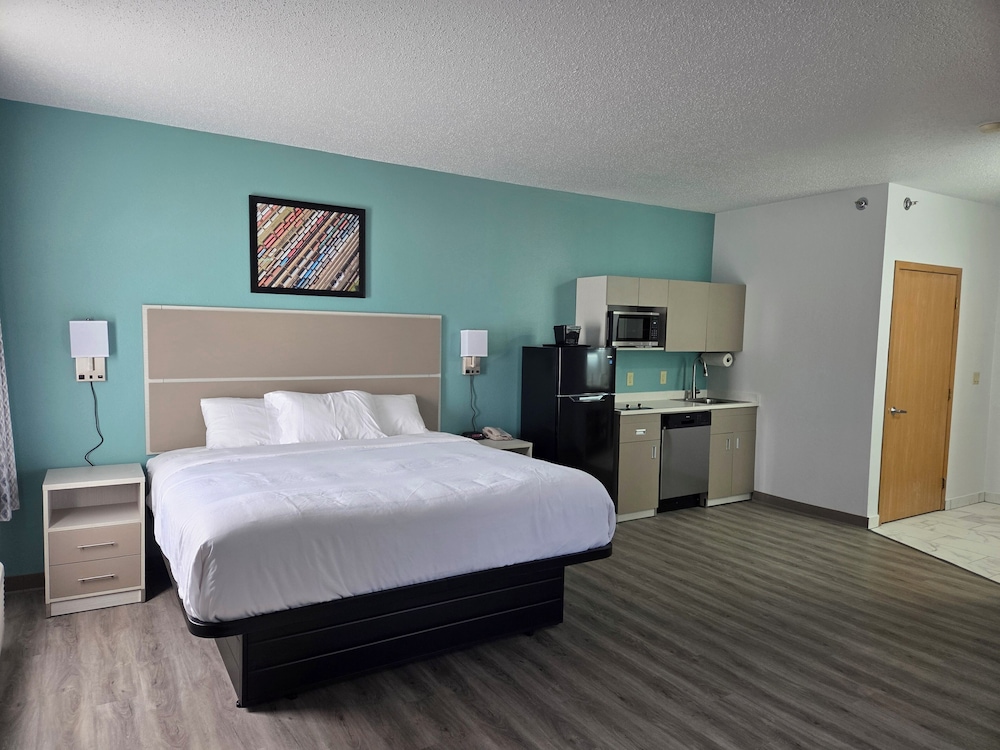 MainStay Suites LeClaire Quad Cities - photo 11