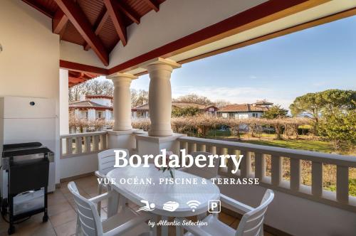 Atlantic Selection Domaine de Bordaberry Avec Piscine Et Vue Ocean — hotel in Urrugne