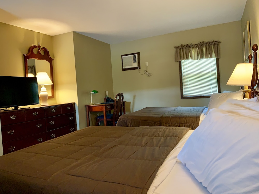 Fred's Inn - photo 16
