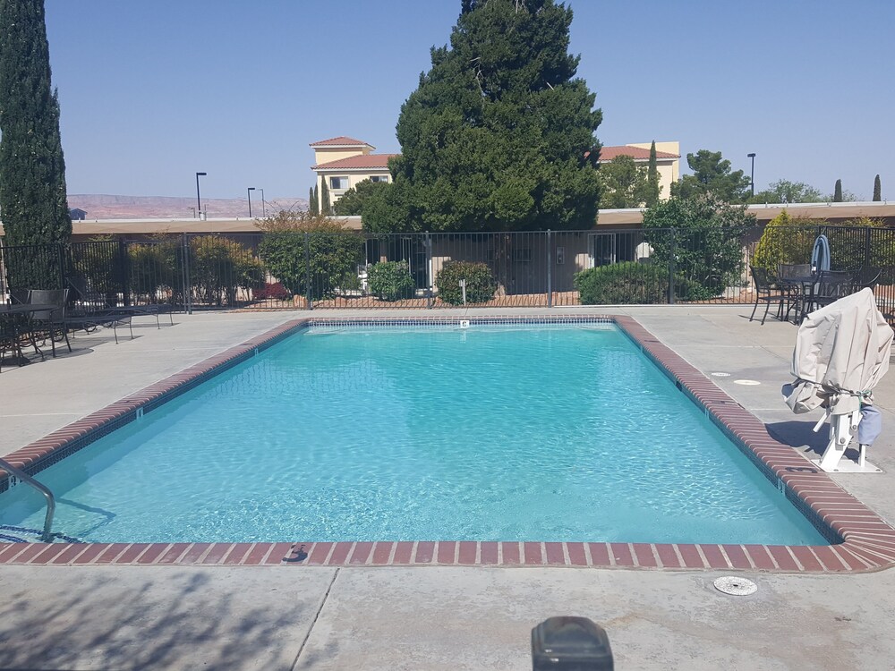 Lake Powell Canyon Inn - photo 26