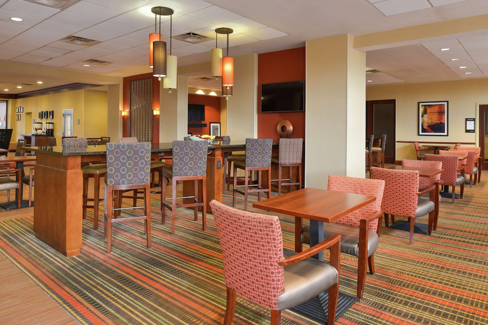 Hampton Inn Frederick - photo 35