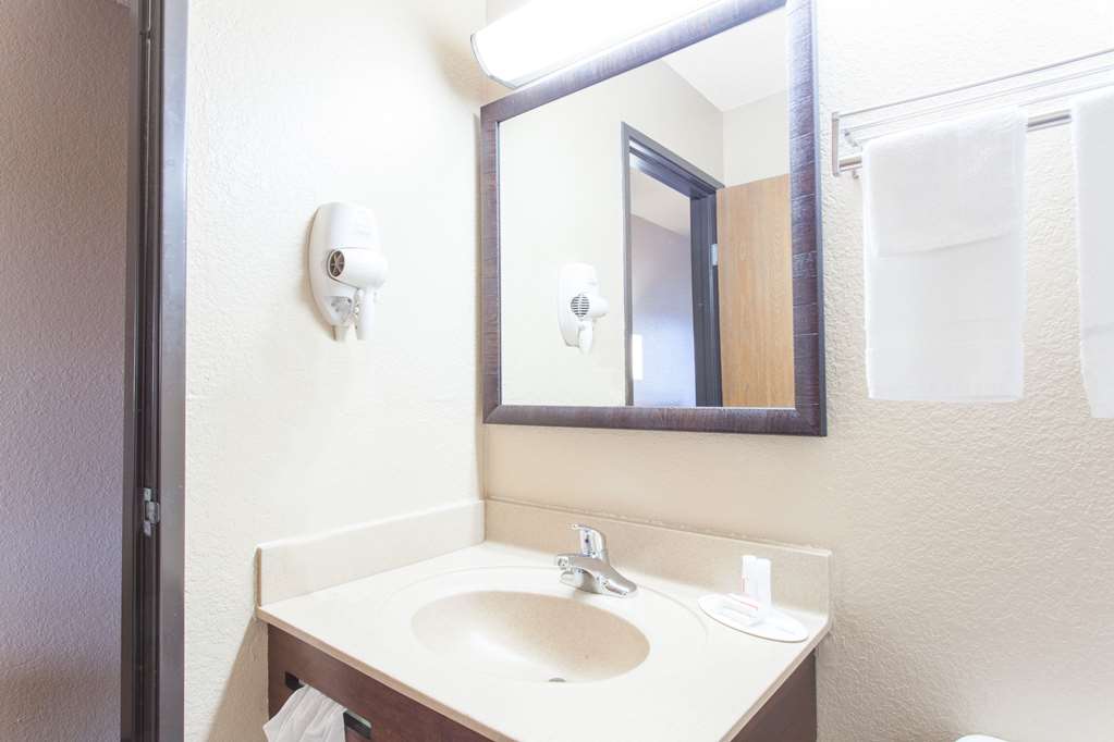 Super 8 by Wyndham Norton VA - photo 12