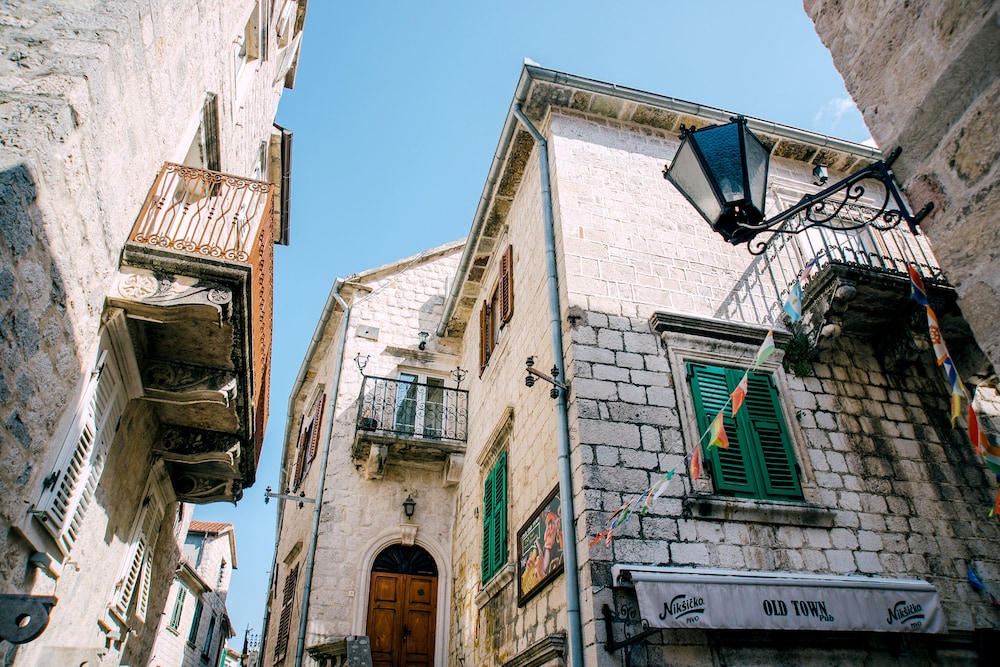 D & Sons Apartments — 4-Star Luxury Hotel in Kotor, Montenegro