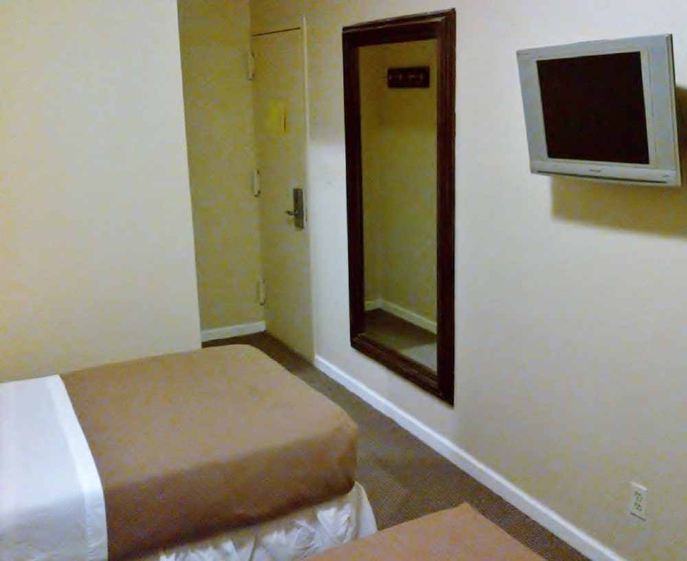 St Marks Hotel - photo 8