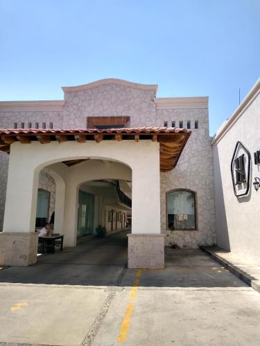 Hotel Hacienda — Ciudad Guzman — photo 2