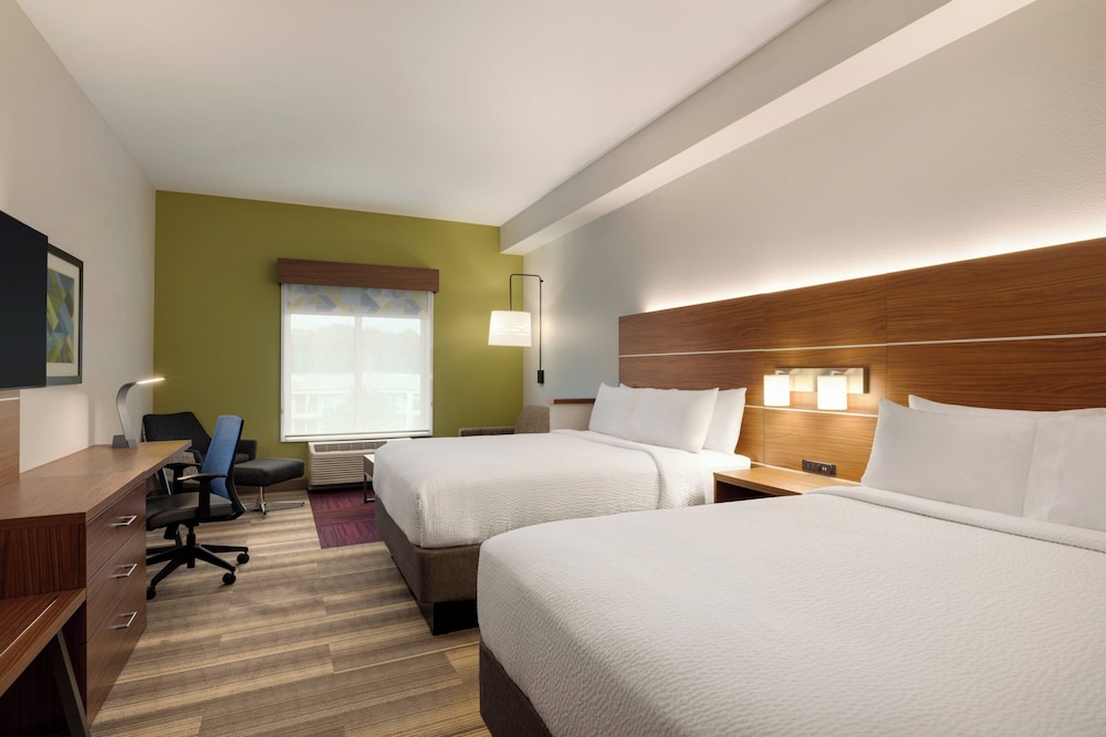 Holiday Inn Express And Suites Dalton Walnut Ave - photo 10