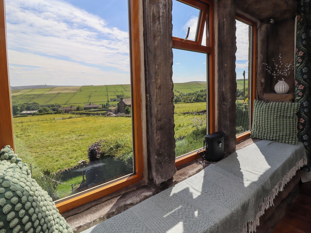 Pike View Cottage — 4-Star Luxury Hotel in Hebden Bridge, United Kingdom