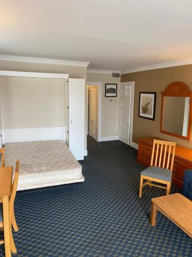 The Admiral Hotel Motel - photo 65