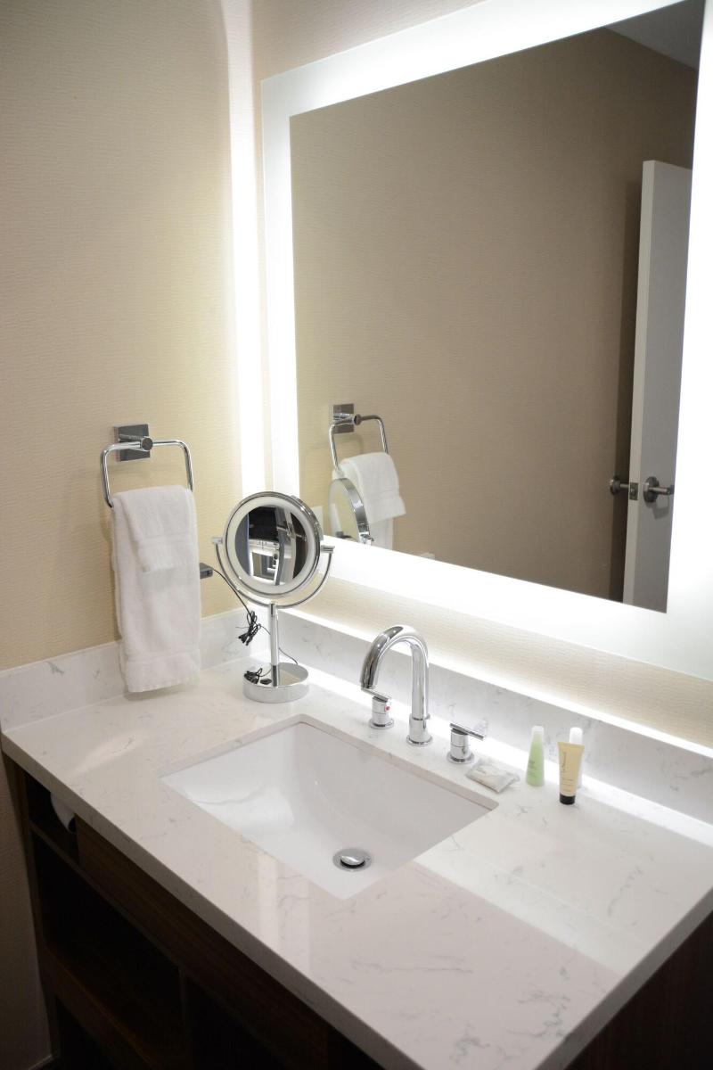 DoubleTree by Hilton Huntington - photo 39