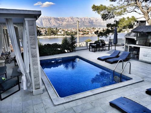Villa Sky with stunning view — 4-Star Luxury Hotel in Selca, Croatia