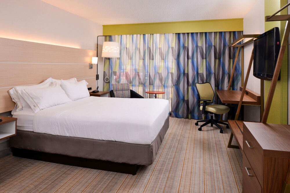 Holiday Inn Express Springfield by IHG - photo 13