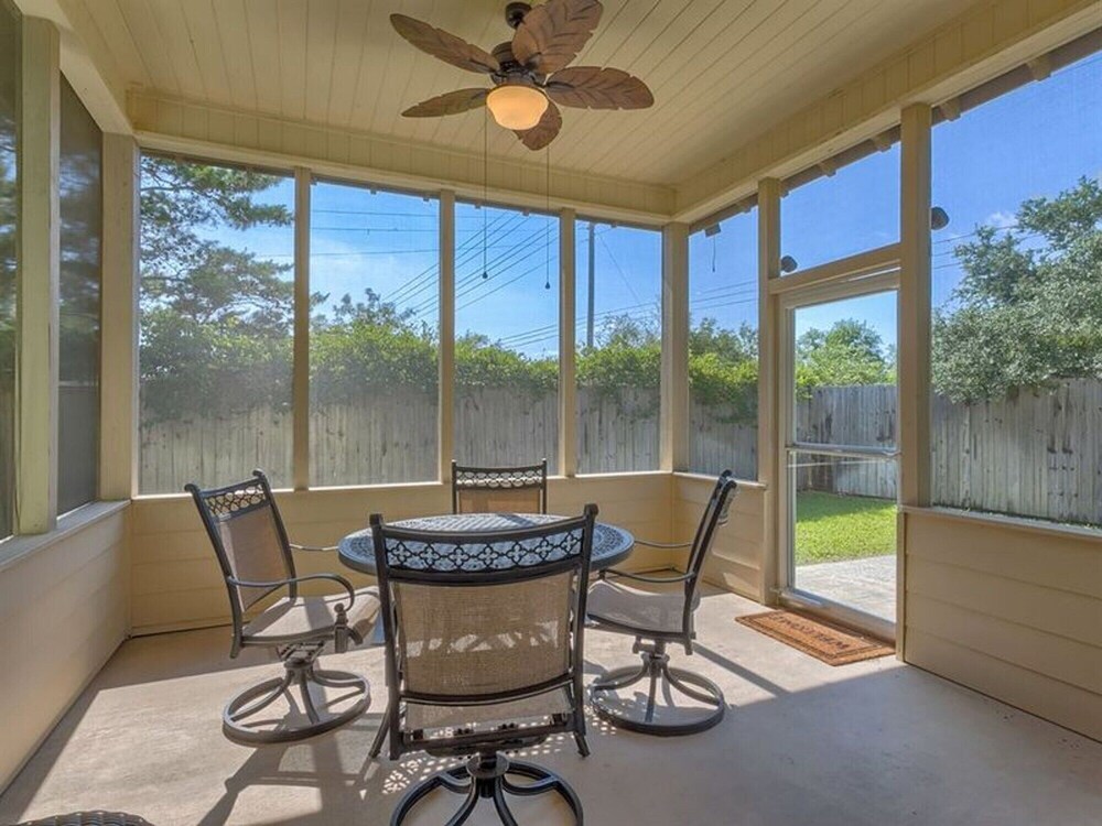 Time Out by Meyer Vacation Rentals — 4-Star Luxury Hotel in Gulf Shores, United States