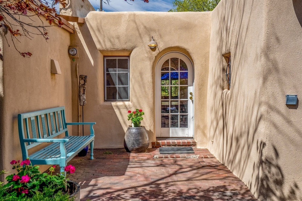 Garcia St. Adobe Historic District Close to Canyon Road Three Master Bedrooms Great Outdoor Space - photo 34