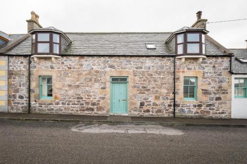 Seaside cottage on Moray coast — 4-Star Luxury Hotel in Portknockie, United Kingdom