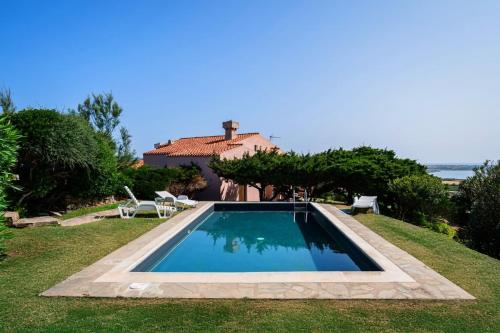 Villa Agosto Piscina privata — 4-Star Luxury Hotel in Stintino, Italy