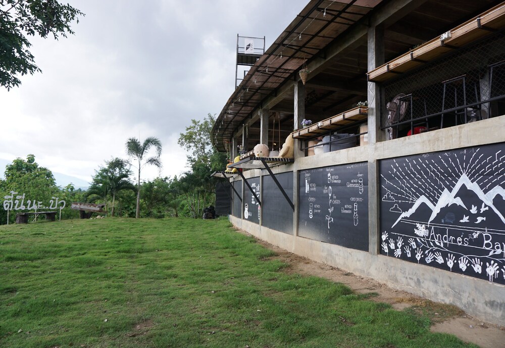 Phuka Mountain View Resort & Andresbar — hotel in Pua