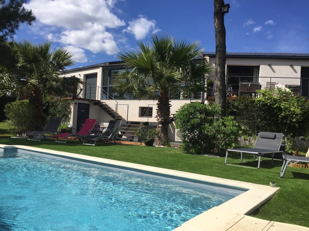 L'escale Cote Bleue Villa & Spa 4Étoiles — 4-Star Luxury Hotel in Sausset-Les-Pins, France
