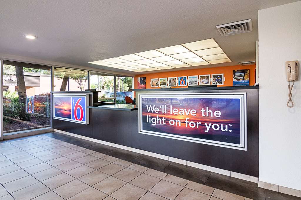 Motel 6 Tampa FL Fairgrounds - photo 21