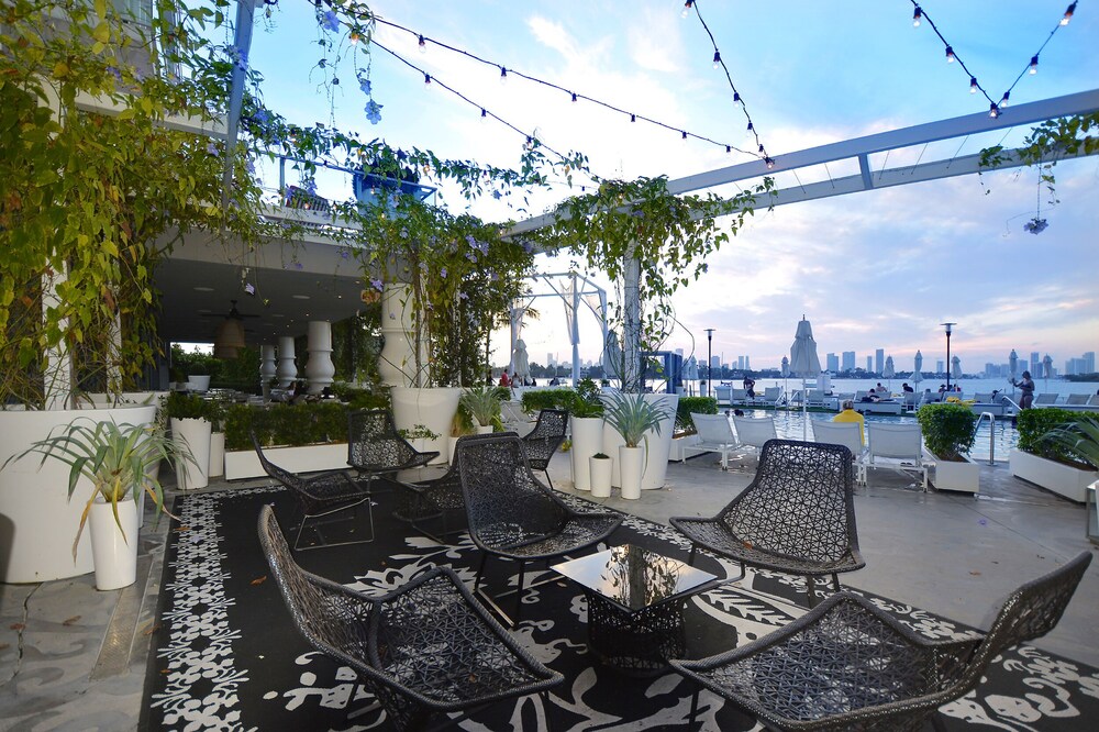 Suite 1100 West Av in a 4 Hotel Pool With DJ #601 - photo 48