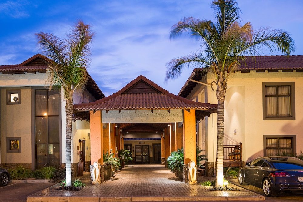 Villa Bali Luxury Guesthouse — 4-Star Luxury Hotel in Bloemfontein, South Africa