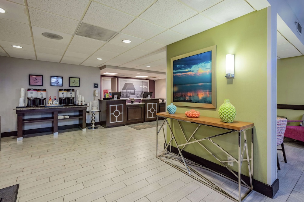 Hampton Inn Tampa International Airport Westshore - photo 8