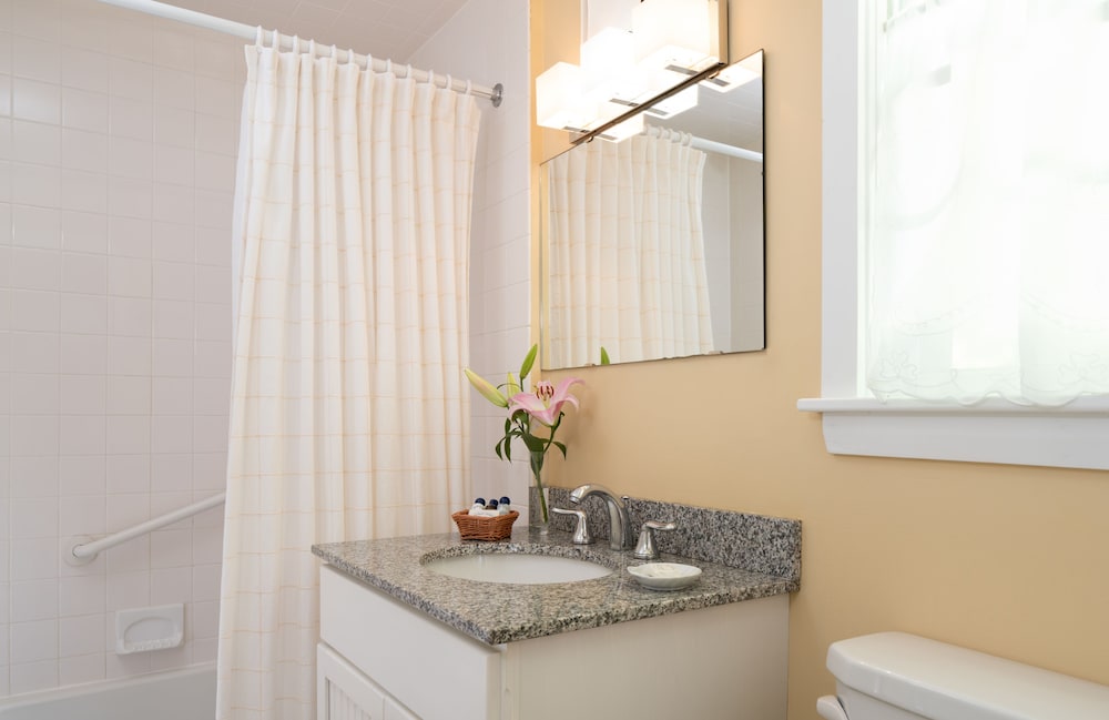 Dockside Guest Quarters & Restaurant - photo 89