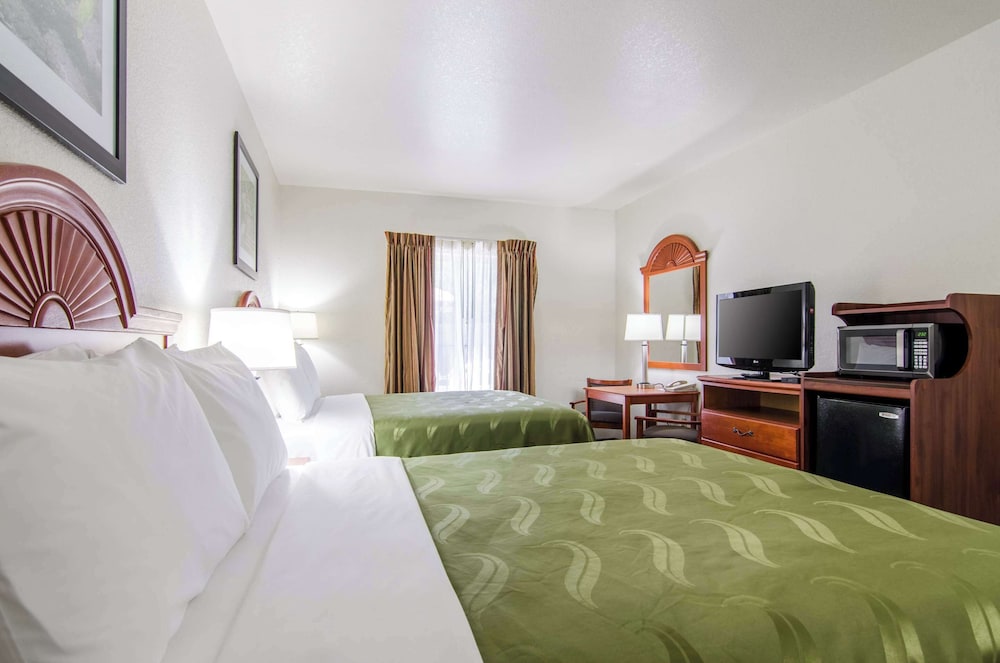 Quality Inn Junction City Near Fort Riley - photo 27