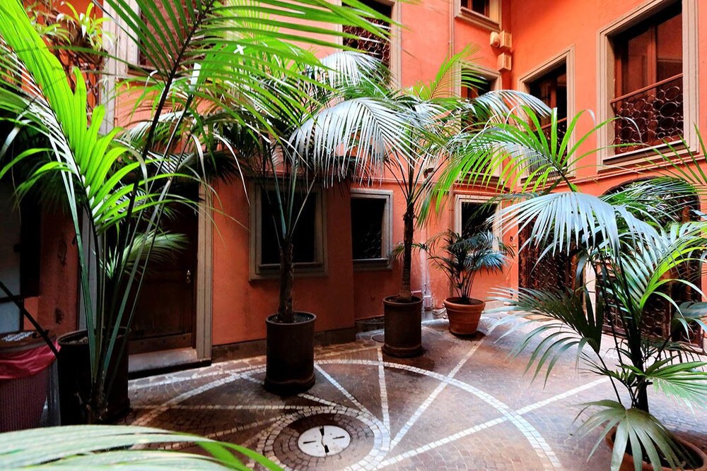 Unforgettable Split Level Jacuzzi Suite Navona Top Collection — 4-Star Luxury Hotel in Rome, Italy