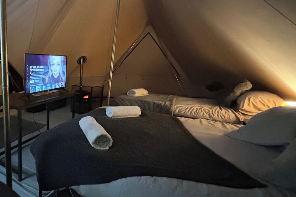 Cozy Hot Tent With Log Burner And Hot Tub Left Tent 21231458 — Gaerwen