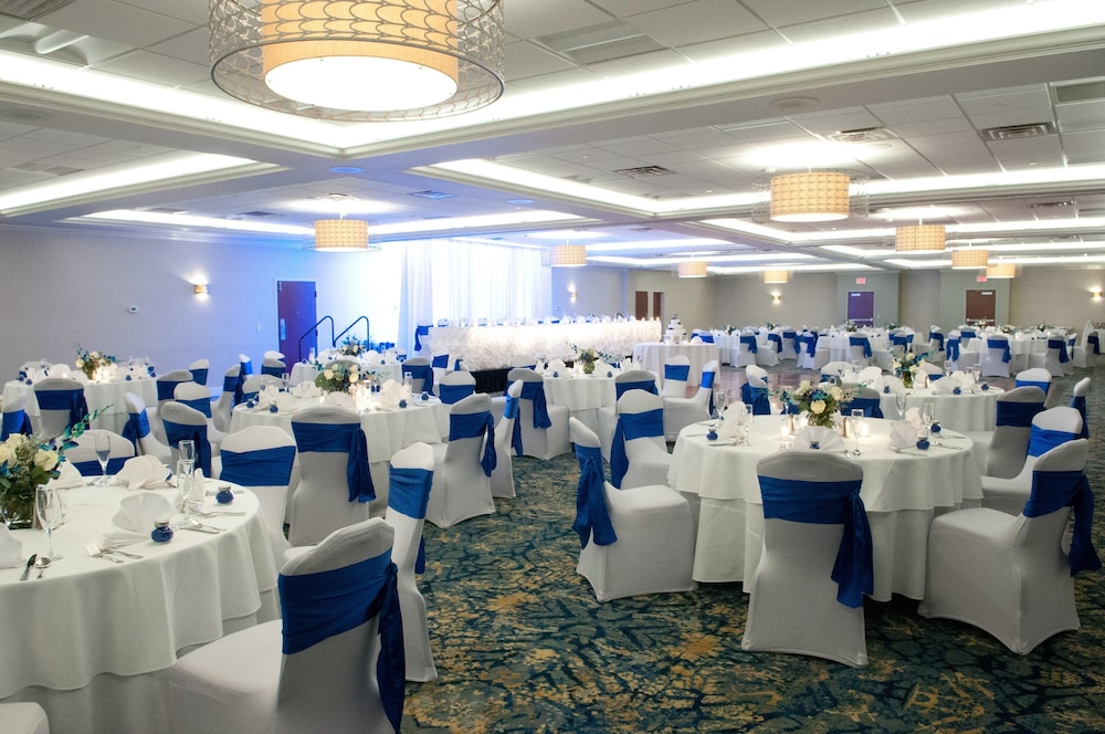 Crowne Plaza Suites Pittsburgh South by IHG - photo 55