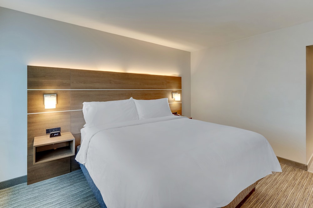 Holiday Inn Express & Suites Dawsonville by IHG - photo 8