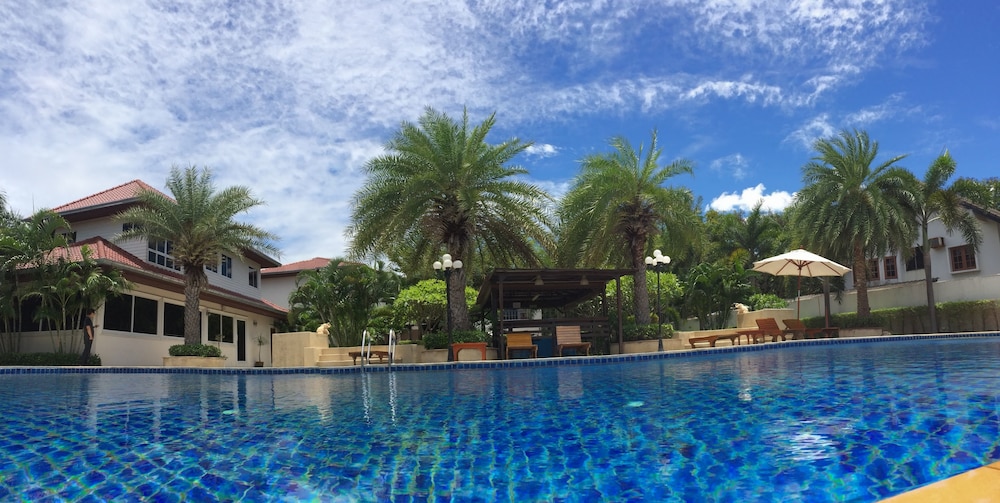 Serene Sands Health Resort in Bang Lamung, Thailand